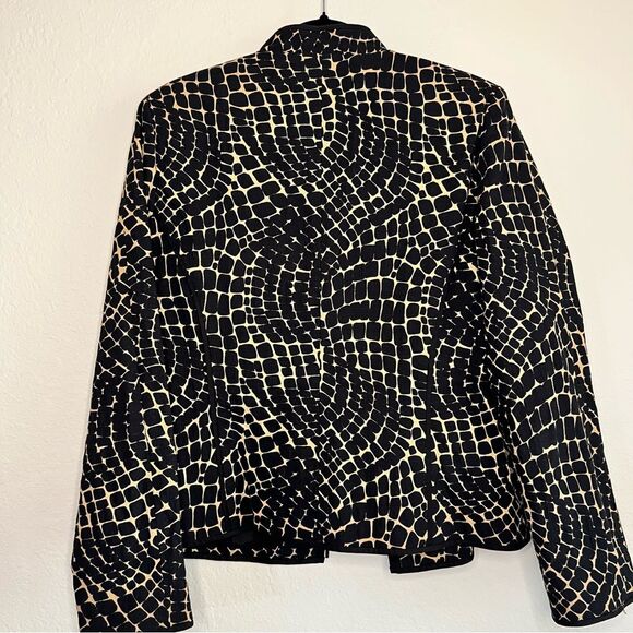 Maggie London blazer 🌺 Excellent condition 🌺 size 14. - Picture 5 of 6